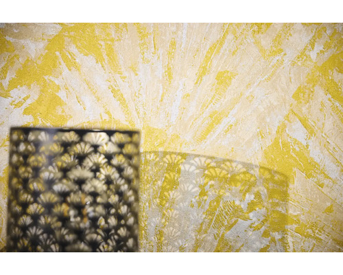 Väggdekoration med dekorativ målningsteknik och lampskärm