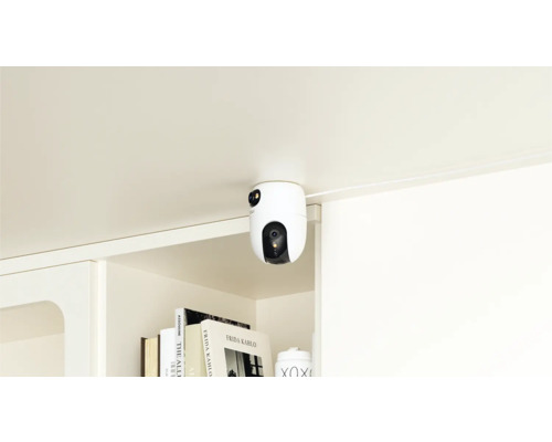 Övervakningskamera monterad i taket