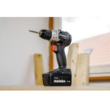 Metabo batteridriven borrskruvdragare med bits