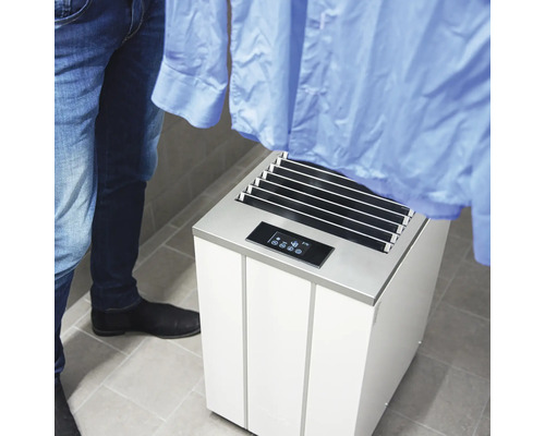 Stryktumlare med upphängd skjorta