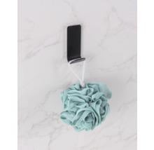 Badrumstillbehör: badsvamp på svart krok