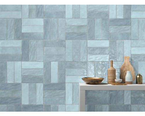 Väggkakel med rektangulärt format i ett ljust rum.