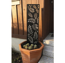 Blomkruka med spaljé och bladmönster