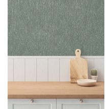 Dekorativ interiör med tapet, skärbräda och växt