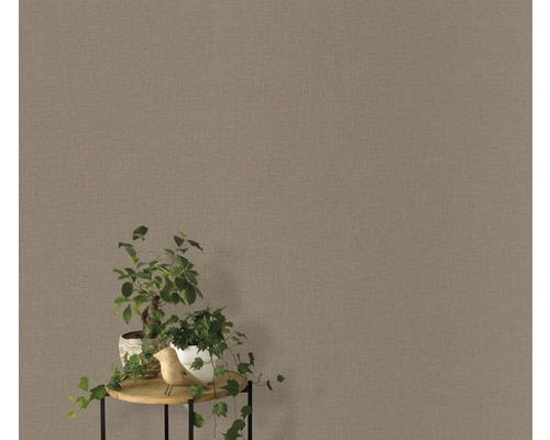 Tapet med textilutseende på en vägg