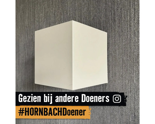 Fyrkantig vit vägglampa