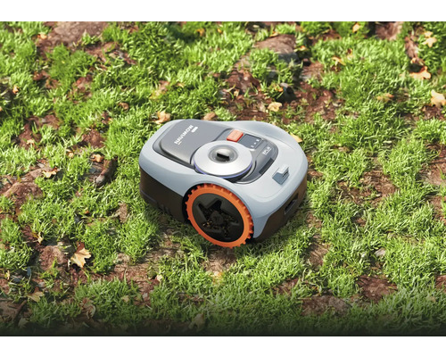 Robotgräsklippare på gräsmatta