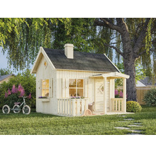 Lekstuga i trä med tak och veranda i trädgården