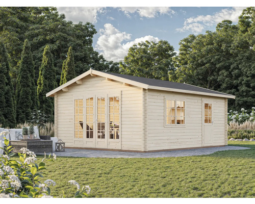 Trädgårdshus i trä med dubbeldörr och fönster i trädgården