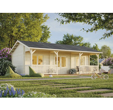 Trädgårdshus i trä med täckt terrass och trädgård