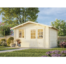 Trädgårdshus i trä med dubbeldörr och fönster i trädgården