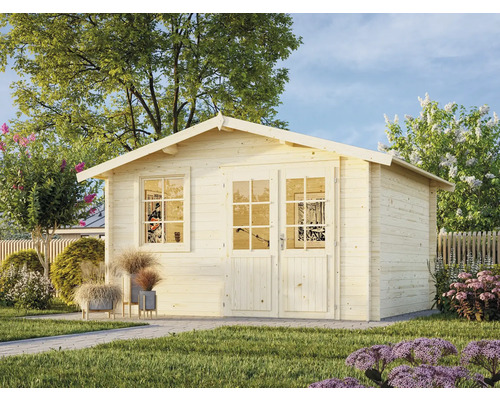 Trädgårdshus i trä med dubbeldörr och fönster i trädgården