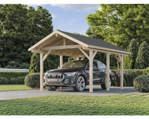 Övertäckt parkeringsplats i trä med bil utomhus