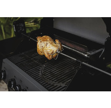 Grillad kyckling på spett på en grill