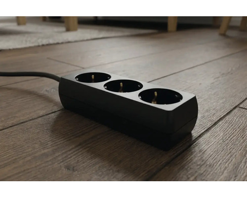 Tredelat uttag för inomhusbruk