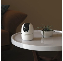 IMOU övervakningskamera på ett bord