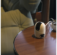 Övervakningskamera på ett bord