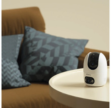 Övervakningskamera på ett bord