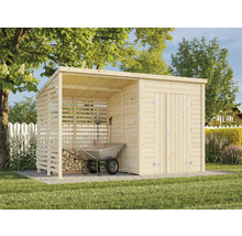 Trädgårdshus i trä med redskapsbod och vedförråd i trädgården