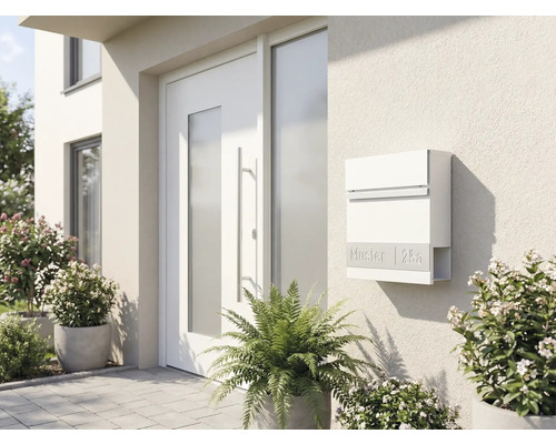 Husfasad med brevlåda och ytterdörr