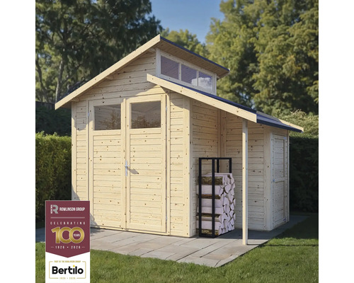 Trädgårdsbod i trä med dubbeldörr, fönster och vedställ