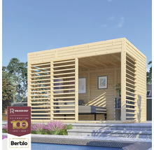 Trädgårdshus i trä med lamellväggar och inredning