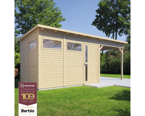 Trädgårdshus i trä med fönster och tak