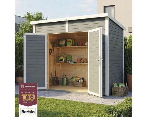 Trädgårdsskjul med öppna dörrar, hyllor och trädgårdsredskap