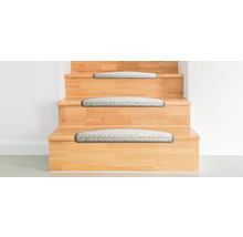 Trätrappa med trappstegsmattor