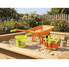 Leksandlåda med skottkärra, hink och tillbehör