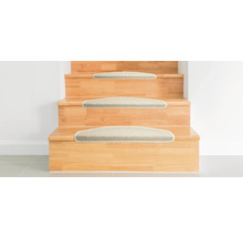 Trätrappa med trappstegsmattor