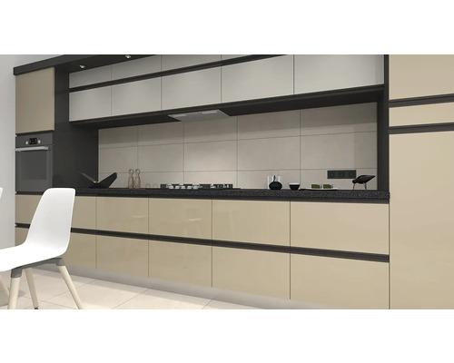 Modernt kök med inbyggda skåp, spis och arbetsyta