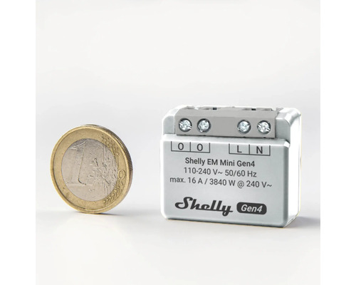 Shelly EM Mini Gen4 Smart Home relä för energimätning bredvid ett 1 euromynt för storleksjämförelse.