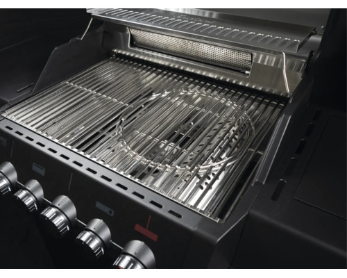 Gasolgrill med öppet lock, grillgaller i rostfritt stål och ett cirkulärt gallerinlägg för grilltillbehör