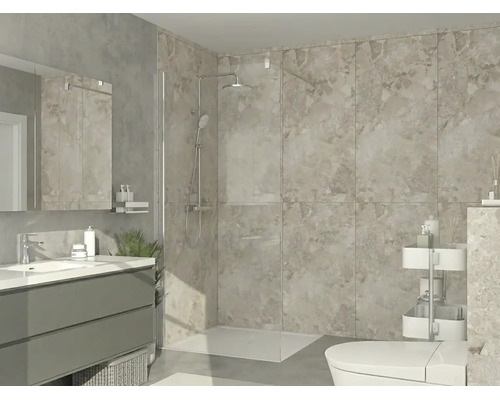Modernt badrum med walk-in-dusch, glasvägg, stora väggkakel med stenlook, tvättställsskåp och spegel.