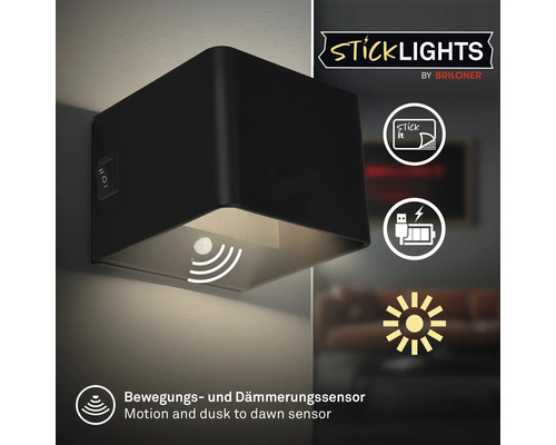 Vägglampa Sticklights från Briloner med rörelsesensor, skymningssensor, batteridrift och självhäftande montering