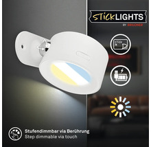 LED vägglampa Sticklights från Briloner med självhäftande funktion, uppladdningsbart batteri och touch-dimmer.