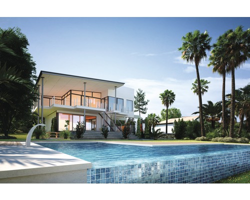 Modernt hus med pool och stor trädgård