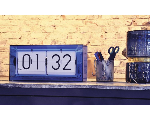 Bordsklocka med flip-over display och dekorationer