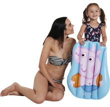 Mamma och dotter med Peppa Pig luftmadrass