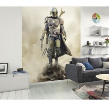 Vardagsrum med fototapet som visar en karaktär från The Mandalorian