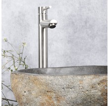 Tvättställ i sten med blandare