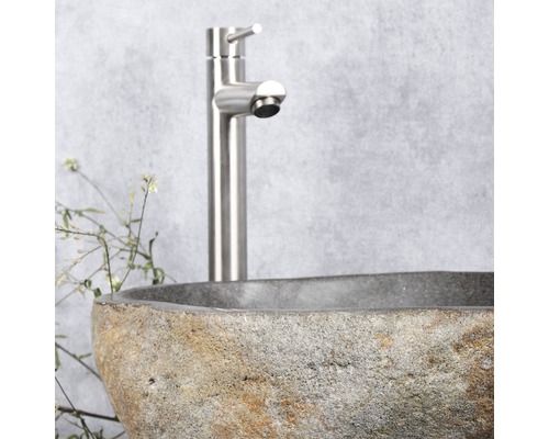 Tvättställ i sten med blandare