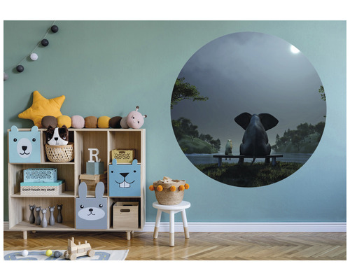 Barnrum med väggdekor, hylla och leksaker