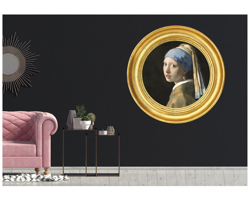 Vardagsrum med inramad målning Flicka med pärlörhänge