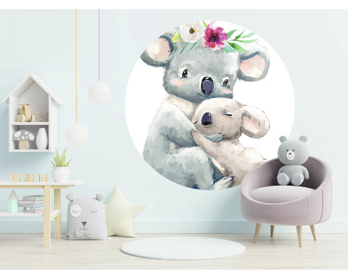 Rumsdekoration med koala väggdekor och barnmöbler