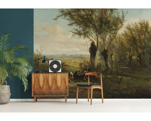 Väggmålning med landskapsmålning i klassisk stil, med träd, får och grön äng