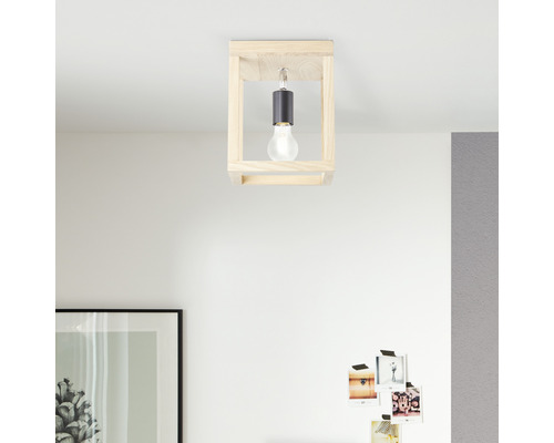 Taklampa i trä med glödlampa