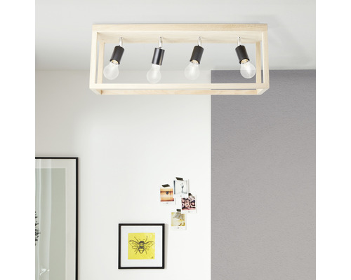 Taklampa med fyra lampor i träram