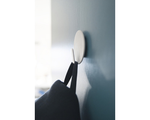 Väggkrok med hängande väska